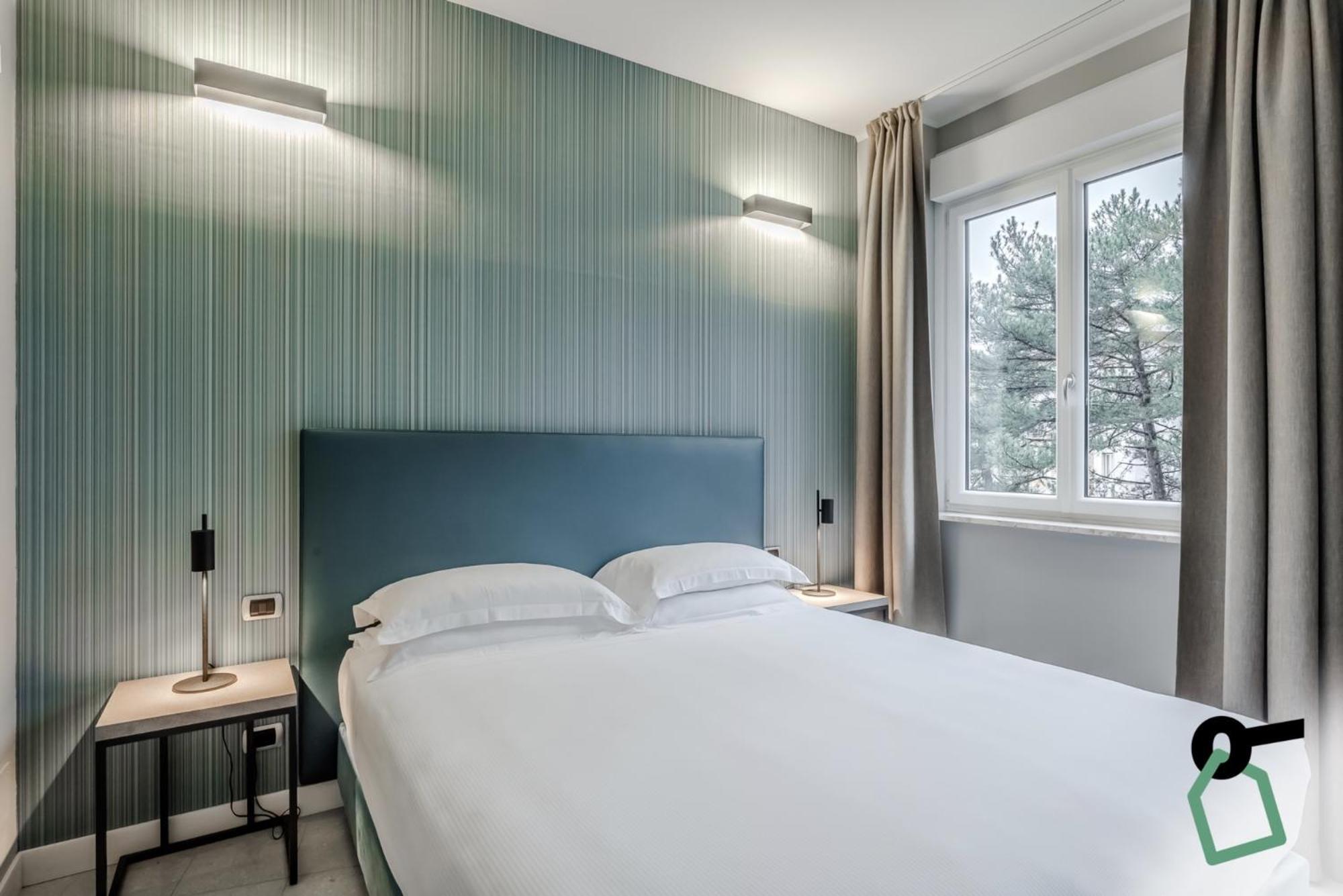Hotel Hotiday Collection -