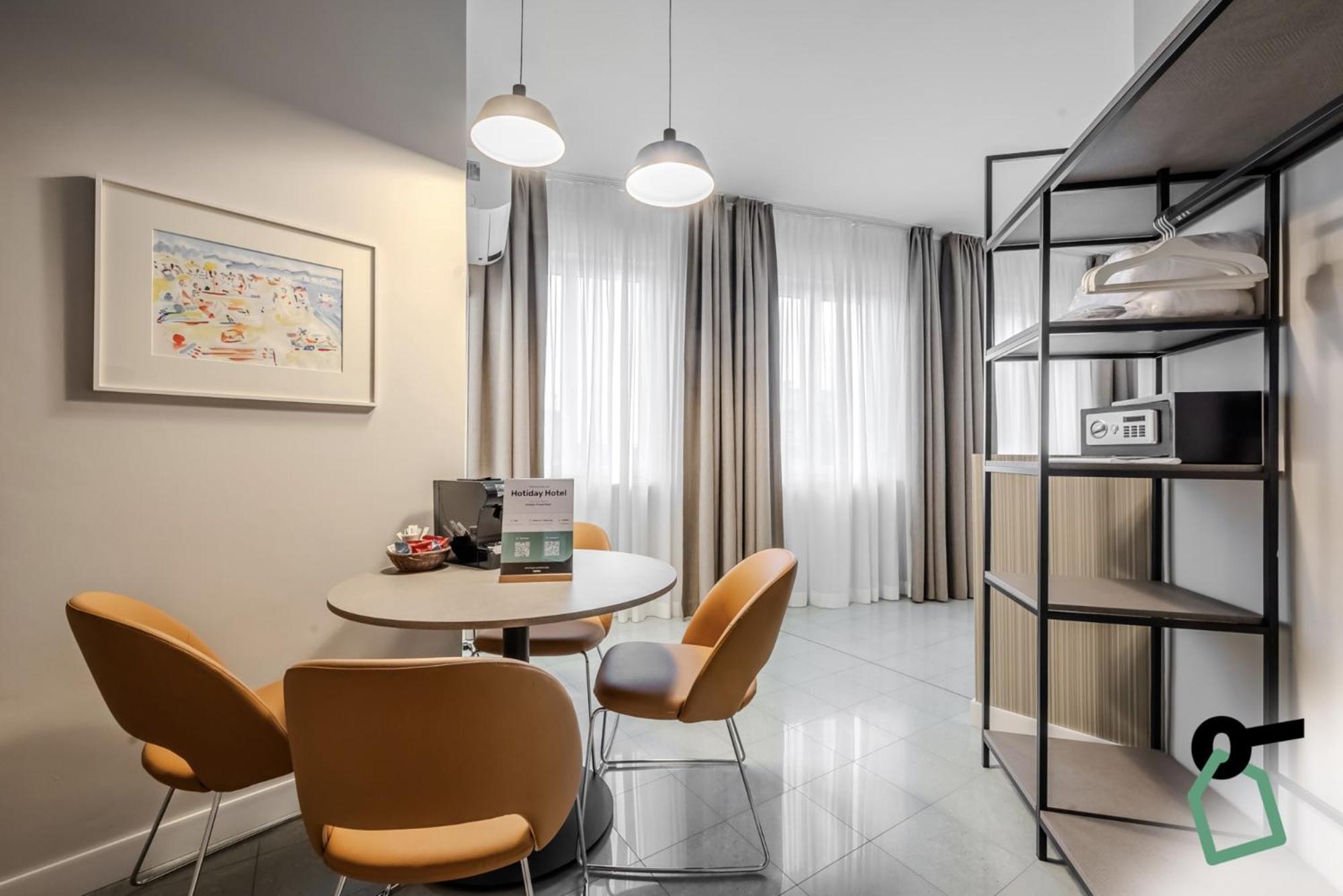 Hotel Hotiday Collection -